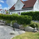 Flott Enebolig Naer Sjoen, Hvaler Og