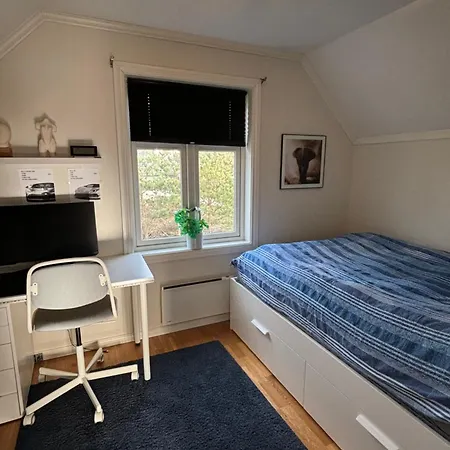 Flott Enebolig Naer Sjoen, Hvaler Og Villa